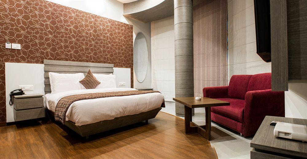 Hotel Narula'S Aurrum Amritsar Exterior photo
