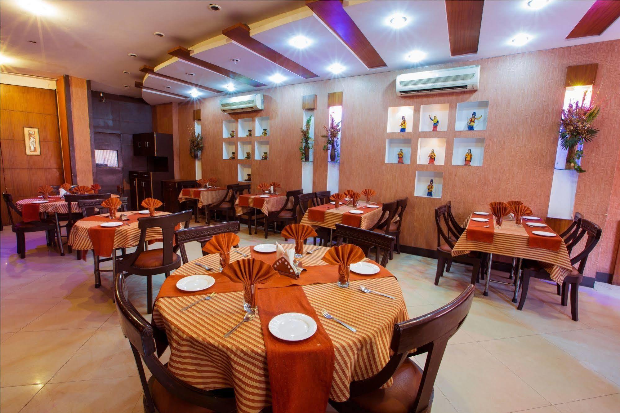 Hotel Narula'S Aurrum Amritsar Exterior photo