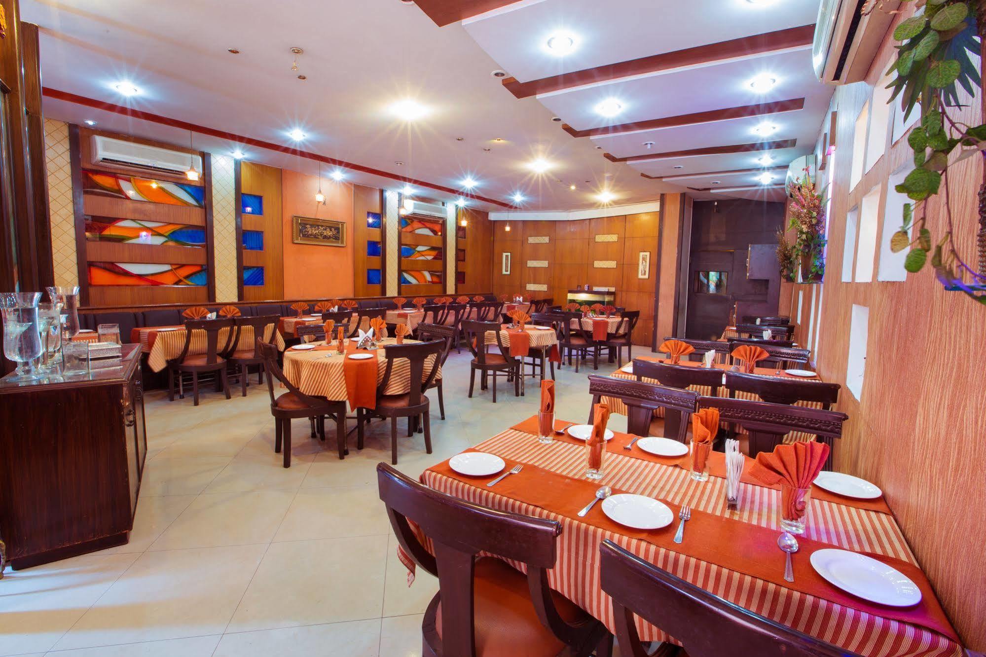 Hotel Narula'S Aurrum Amritsar Exterior photo