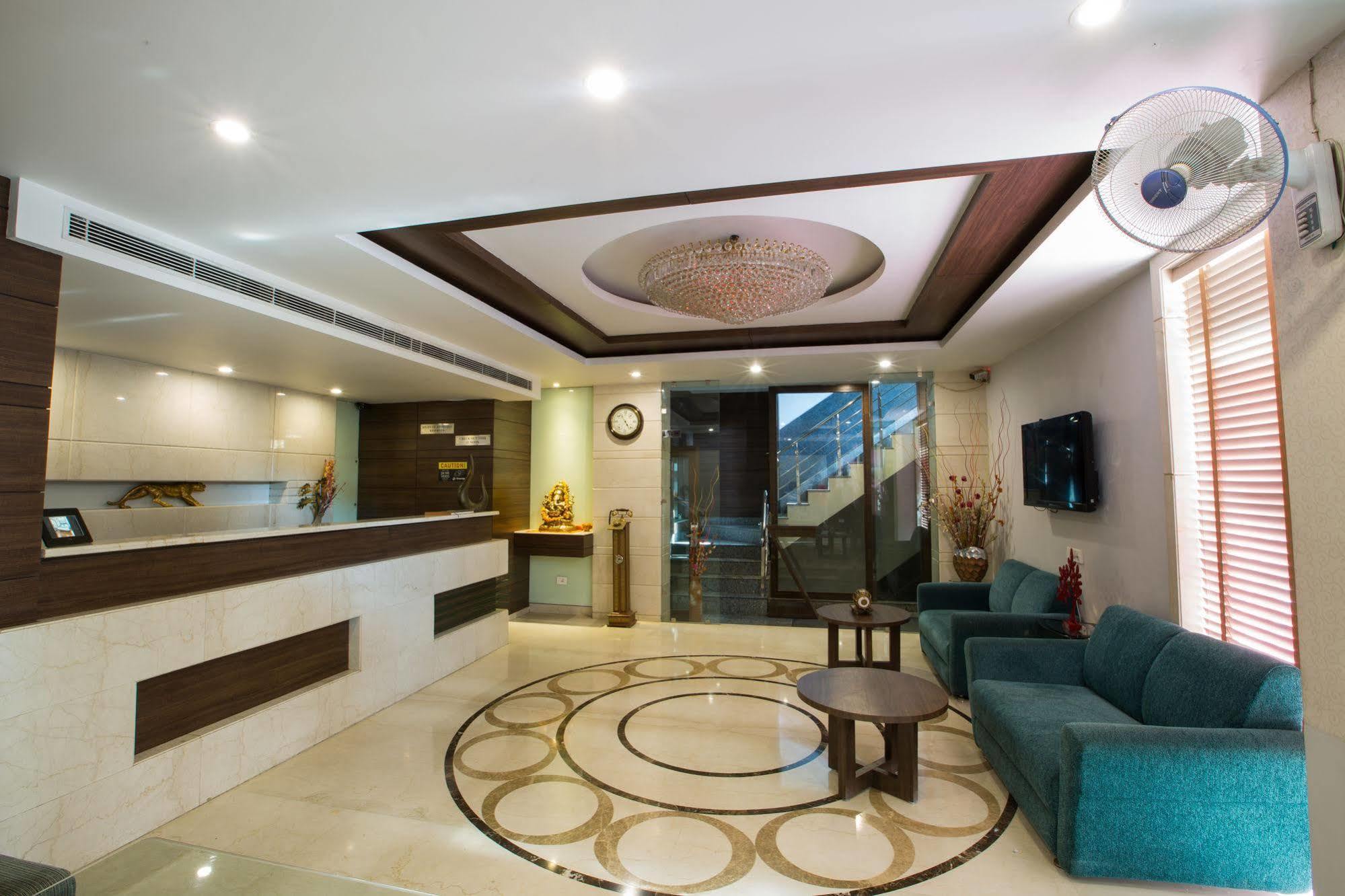 Hotel Narula'S Aurrum Amritsar Exterior photo