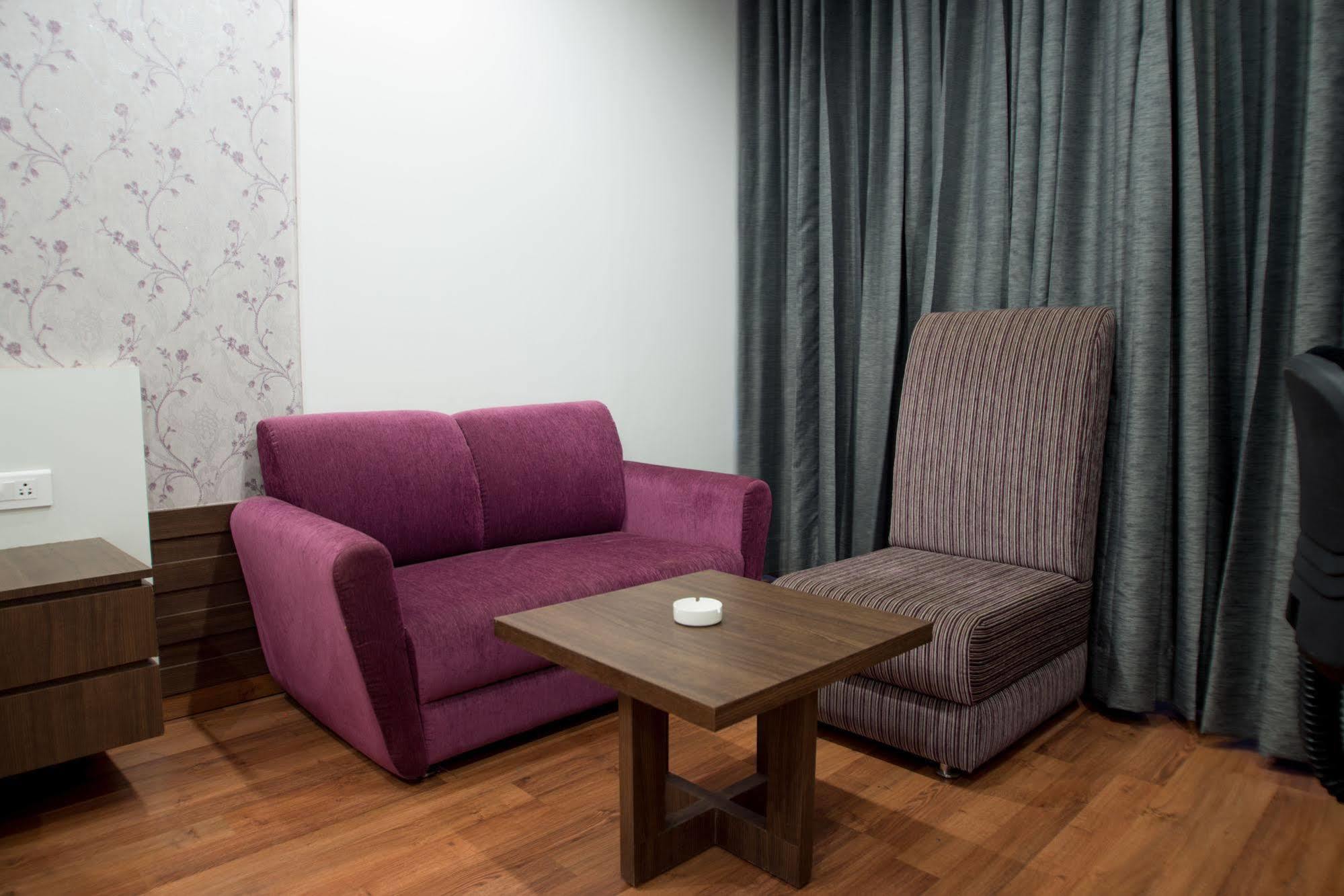 Hotel Narula'S Aurrum Amritsar Exterior photo